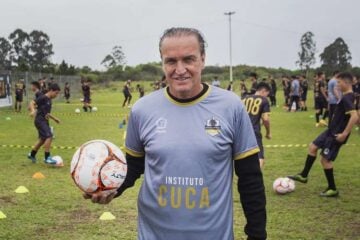 Cuca, do Atlético, lança projeto social de futebol para jovens em Curitiba