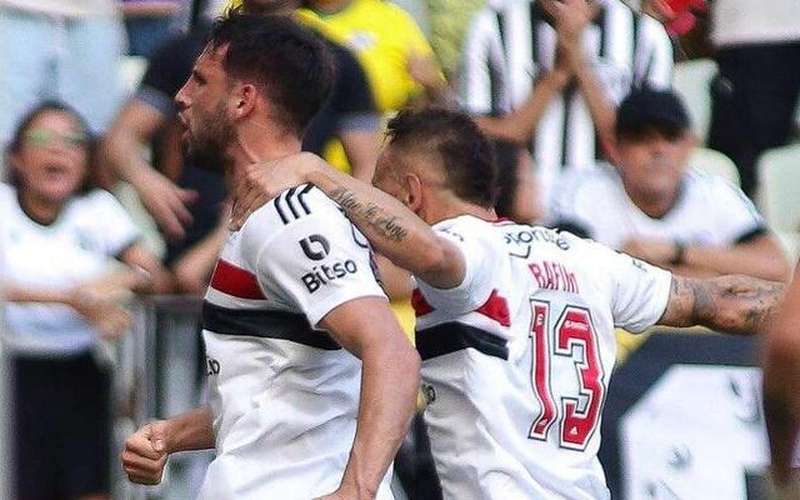 Calleri desencanta, São Paulo vence o Ceará e respira no Brasileirão