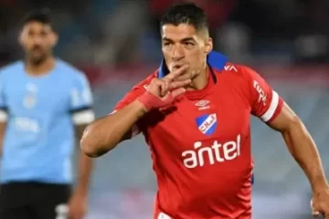 Luis Suárez vai deixar o Nacional em novembro, garante presidente do clube