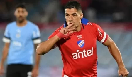 Luis Suárez vai deixar o Nacional em novembro, garante presidente do clube