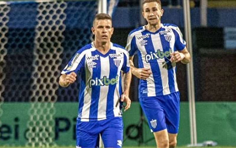 Avaí anuncia a rescisão de contrato do volante Matheus Galdezani