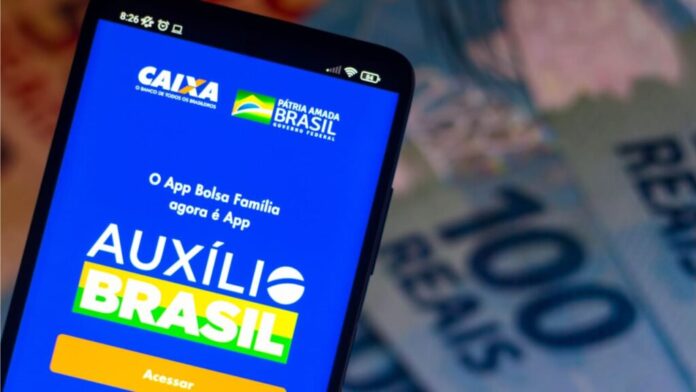 Crédito consignado do Auxílio Brasil gera R$ 5 bi em empréstimos