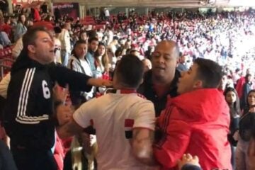 Torcedores discutem após criança comemorar gol do Corinthians no Morumbi