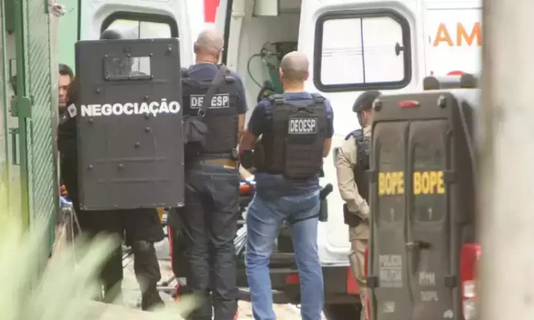 Após ser baleado, homem que fez criança refém respira por aparelhos