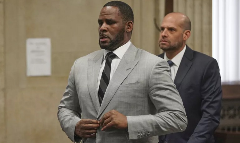 Acusações: cantor de R&B R. Kelly é declarado culpado de pornografia infantil