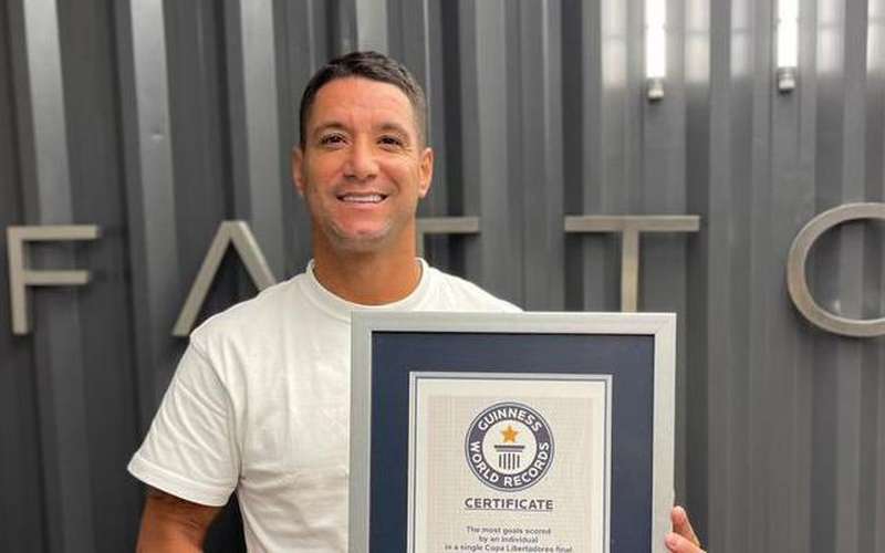 Recorde de Thiago Neves, ex-Cruzeiro e Flu, entra para o Guinness Book