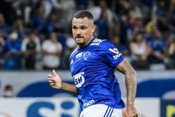 Zé Ivaldo provoca Nenê após goleada do Cruzeiro: ‘Tava preso no meu bolso’