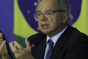 Ministro nega fim de dedução de saúde e educação no imposto de renda