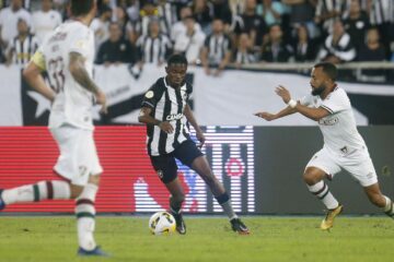 Fluminense e Botafogo se enfrentam pelo Brasileiro; saiba onde assistir
