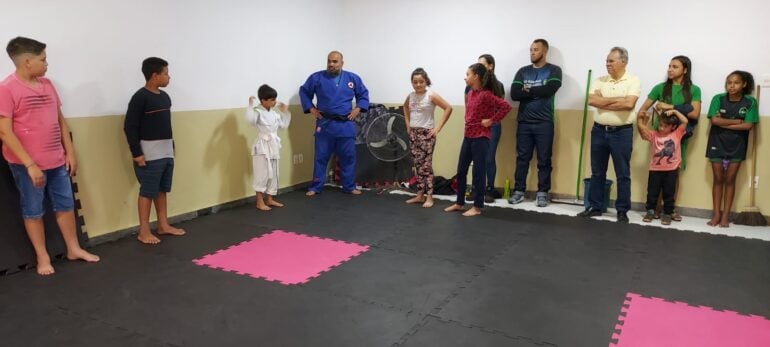 Aulas gratuitas de judô são iniciadas em São Gonçalo do Rio Abaixo
