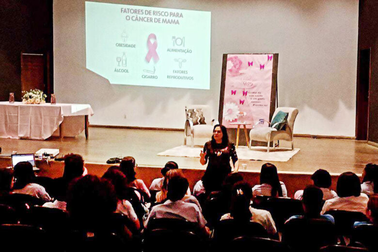Servidoras do DAE participam de conscientização sobre o câncer de mama