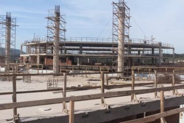 Questionada sobre obras da Unifei, secretária não consegue estipular prazo