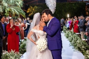 Influenciadora Monique Moura se casa com sertanejo João Bosco em cerimônia emocionante