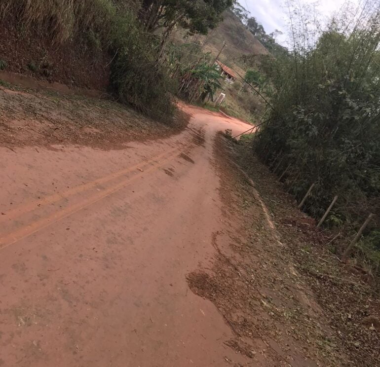 Fortes chuvas “isolam” comunidade do Candidópolis, em Itabira
