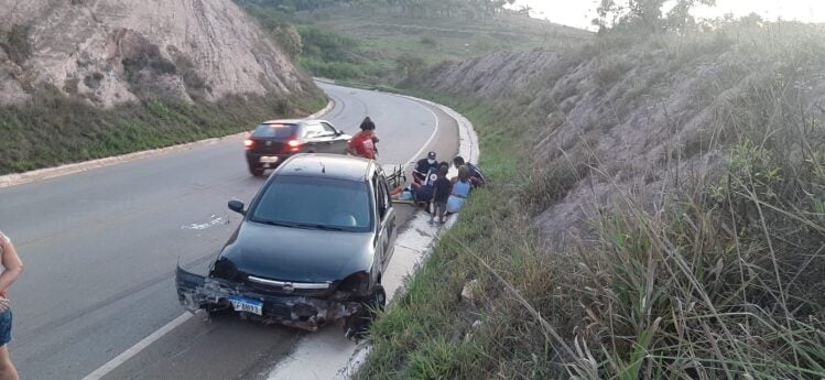 Motorista fica ferido em acidente na MG-129 em Itabira