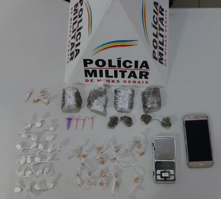 PM apreende crack, maconha e cocaína no Juca Rosa