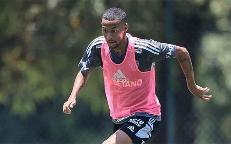 Jogo contra o Juventude foi 1° em que Cuca não utilizou Ademir por opção