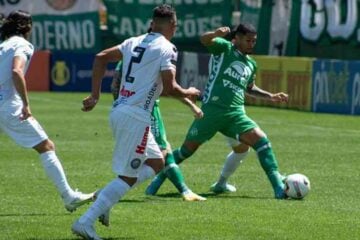 Chapecoense sai na frente, mas leva empate do Operário na Série B
