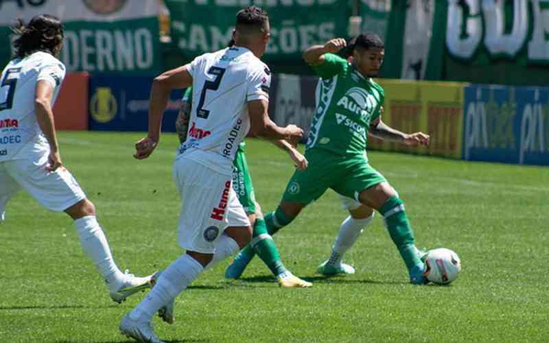 Chapecoense sai na frente, mas leva empate do Operário na Série B