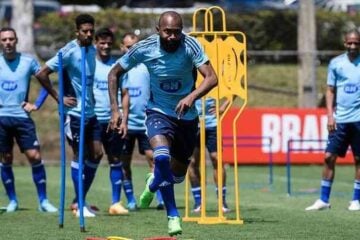 Cruzeiro não exercerá direito de compra de Chay, que retornará ao Botafogo