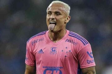 Edu busca entrar no top 30 de maiores artilheiros do Cruzeiro no século