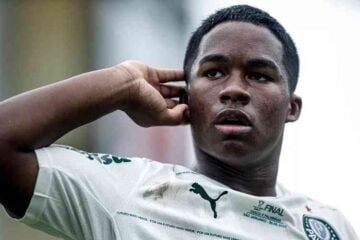Diretor do PSG está no Brasil para ver de perto Endrick, do Palmeiras