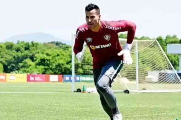 Organizadas do Fluminense detonam Fábio, ex-Cruzeiro, e fazem cobrança
