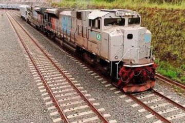 Quase 40% das indústrias trocariam rodovias por outro modal
