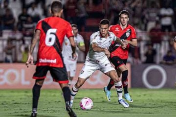 Fluminense sai na frente, mas leva virada do Atlético-GO no Brasileiro