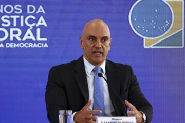 Moraes estende inquérito para investigar Eduardo Bolsonaro nos EUA