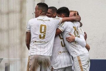 Criciúma vence fora de casa e complica o Brusque no Z4 da Série B