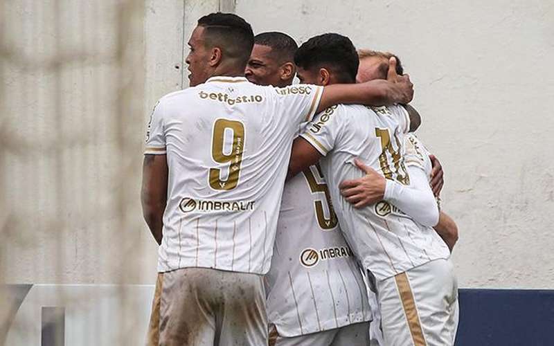 Criciúma vence fora de casa e complica o Brusque no Z4 da Série B