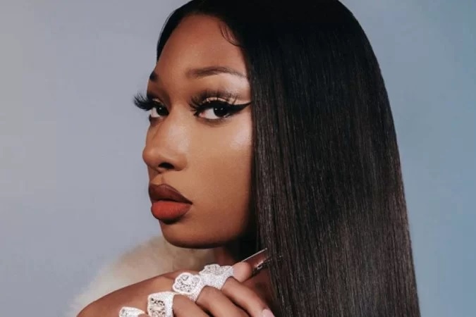 Megan Thee Stallion tem casa invadida e ladrões levam US$ 400 mil