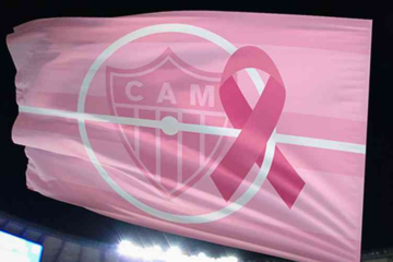 Outubro Rosa: atleticanas em tratamento vão ao jogo do Galo