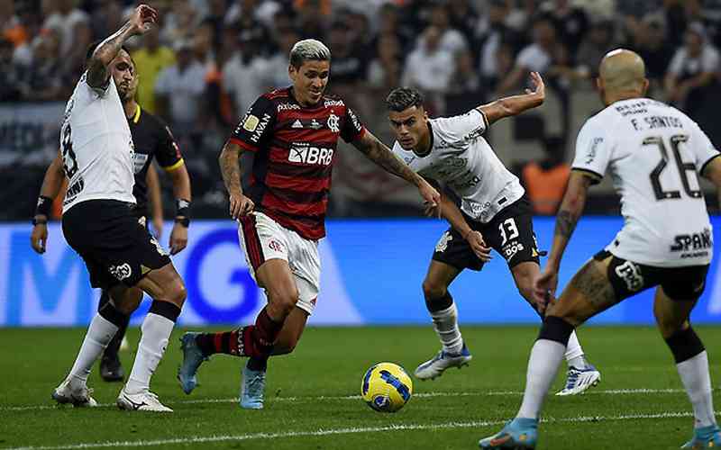 Corinthians e Flamengo empatam sem gols na primeira final da Copa do Brasil