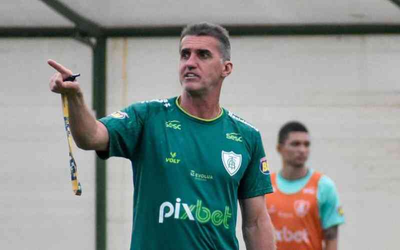 Mancini escala América com surpresas no ataque para enfrentar o São Paulo