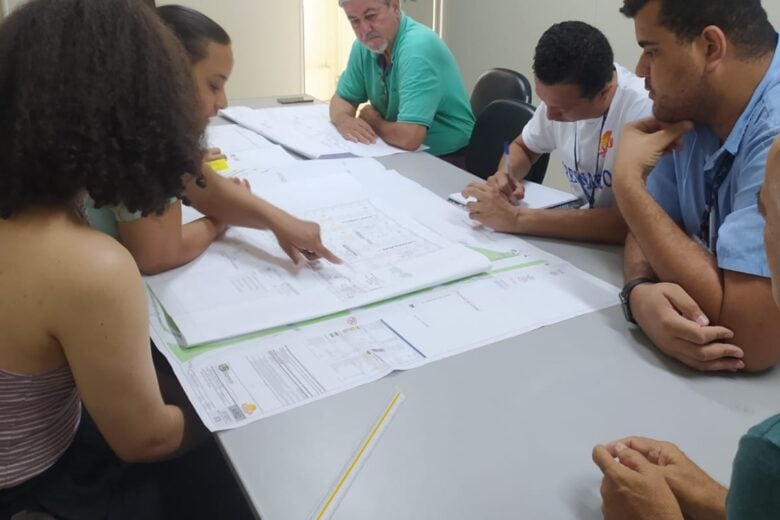 Vigilância Sanitária de Ipatinga instrui rede atacadista sobre normas locais