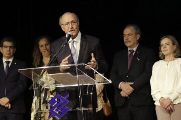 Alckmin anuncia Mantega, Paulo Bernardo e outros nomes da equipe de transição; confira
