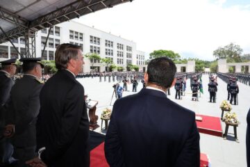 Jair Bolsonaro participa de formatura de cadetes na Academia Militar das Agulhas Negras