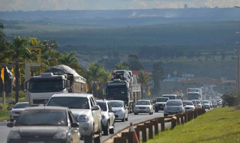 Vai pegar a estrada no feriado? Saiba os pontos de interdição nas rodovias mineiras