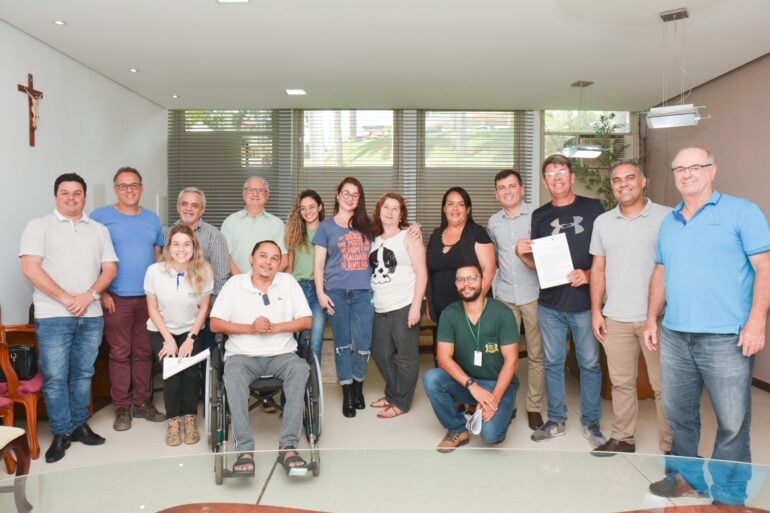 Assinada ordem de serviços para reforma do Canil Municipal de Monlevade