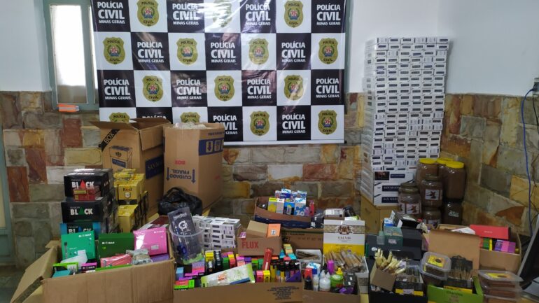 Operação “Pen Drive” apreende cerca de 400 cigarros eletrônicos em Mariana