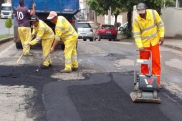 Prefeitura de Ipatinga reforça serviços de limpeza e tapa-buraco