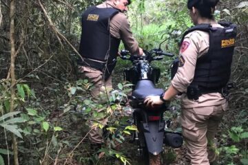 Polícia Militar recupera moto roubada em Santa Bárbara