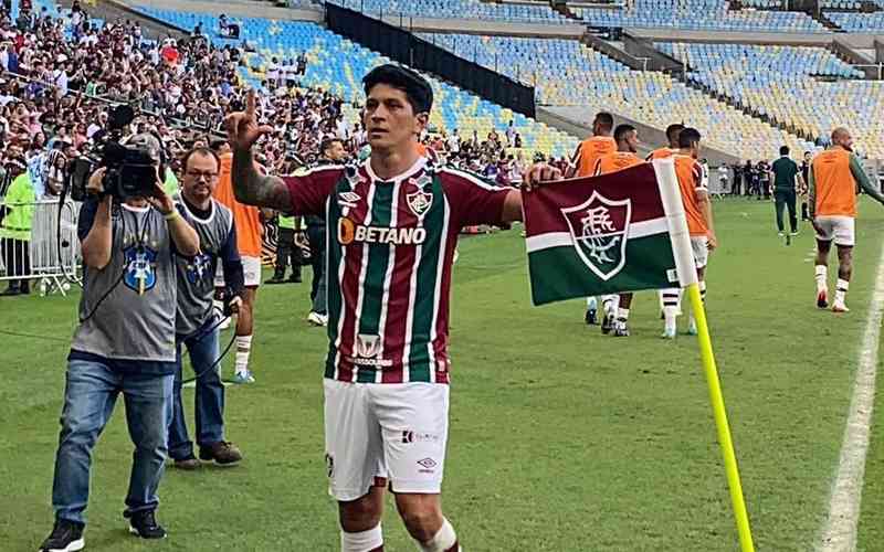 Com show de Cano, Fluminense vence o São Paulo de virada no Brasileiro