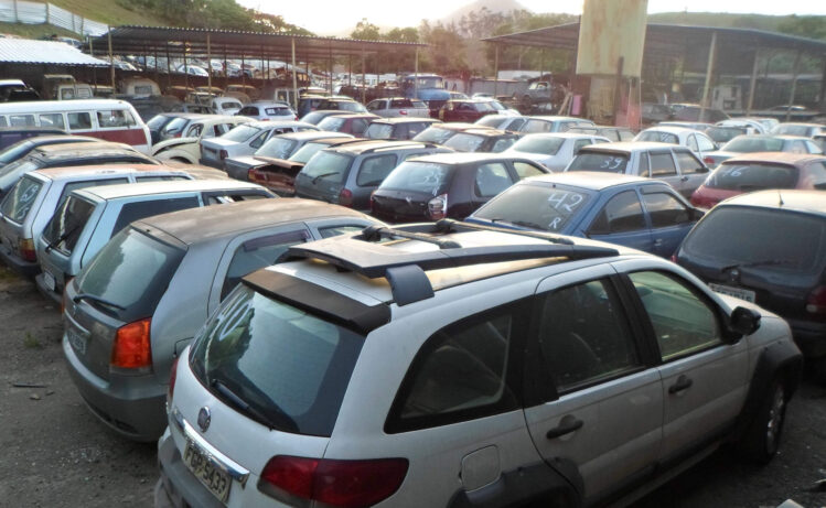 Itabira leiloou 487 veículos em 2023, arrecadando quase R$1,5 milhão; confira o levantamento