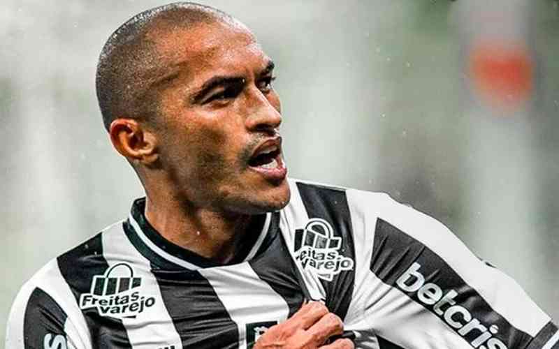 América consulta lateral do Athletico e avança por Nino Paraíba, do Ceará