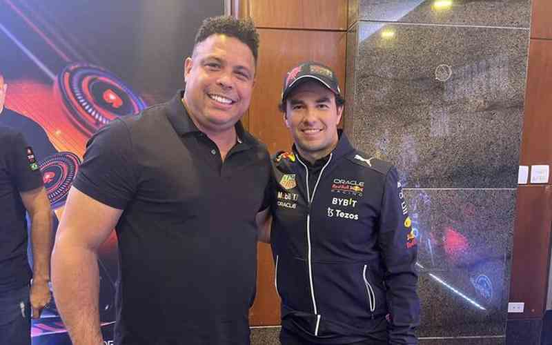 Vice-líder da F1, Sergio Pérez tieta Ronaldo, do Cruzeiro: ‘Lenda’