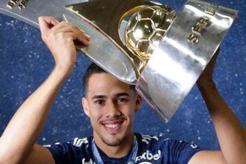 Oliveira revela emoção com título do Cruzeiro, mas deixa futuro em aberto