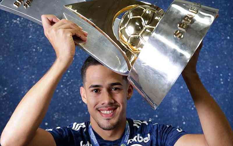 Oliveira revela emoção com título do Cruzeiro, mas deixa futuro em aberto